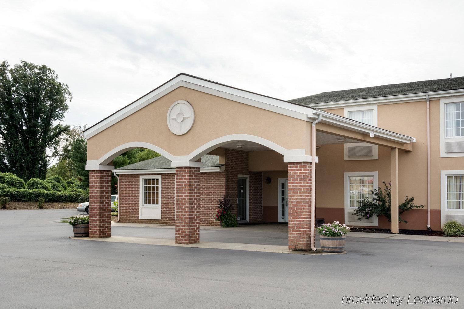 Quality Inn University Area Farmville Exterior photo